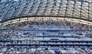 法媒：因雷暴天气，马赛主场vs巴黎的法国国家德比面临推迟风险