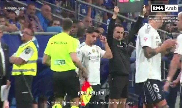 注册优惠-姆巴佩滑跪庆祝与维尼修斯替补出场引发球迷模仿猴叫事件