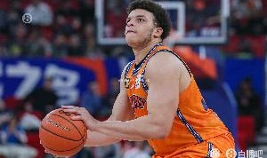 五大联赛-你咋看？洛夫顿戳裁判脸停1场罚5万 此前赵睿冲撞裁判停5场罚10万