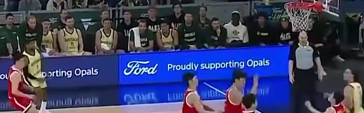 未来已来！杨瀚森去年夏天对阵全主力澳大利亚砍7分10板3助4帽